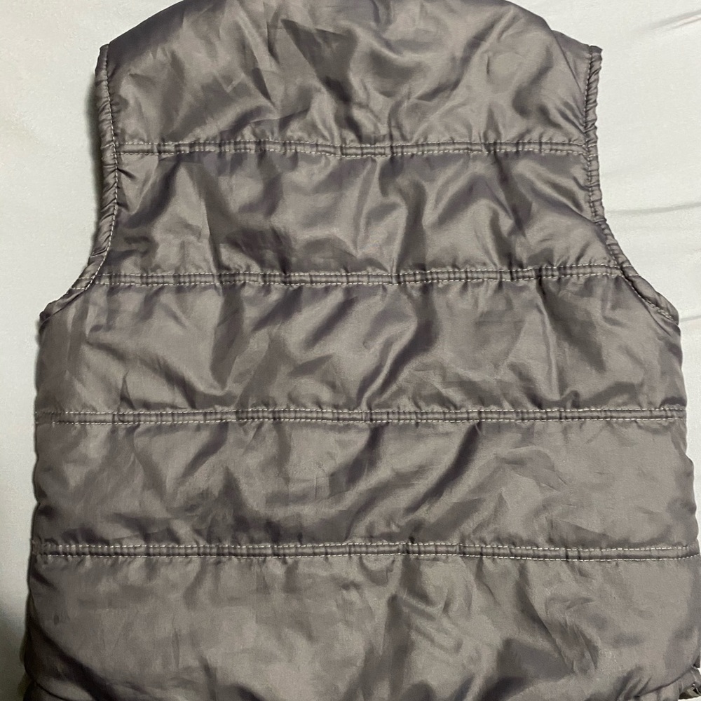 Calvin Klein kids size 4 vest - Picture 2 of 3